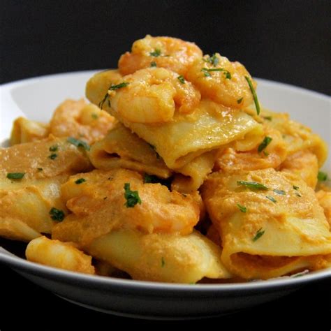 Mezzi Paccheri con Sogliola e Scampi