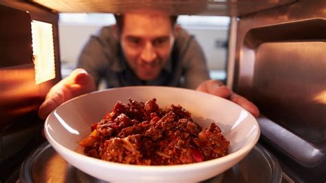 Microonde e alimenti da evitare