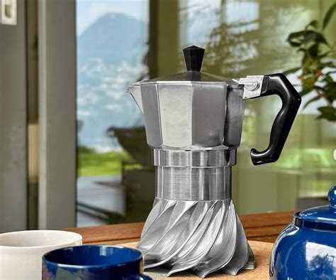 Moka che fa il caffè