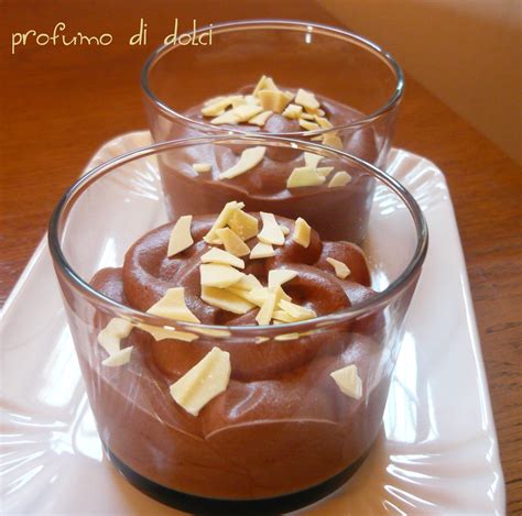 Mousse di ricotta con scaglie di cioccolato fondente