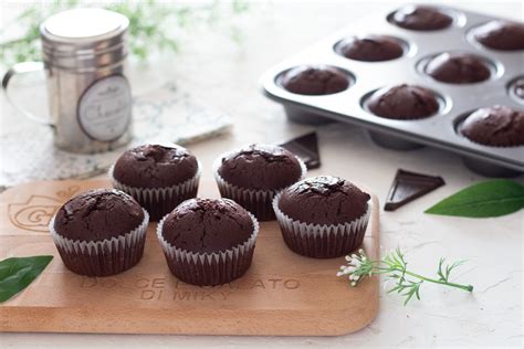 Muffin al cioccolato nel forno