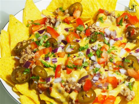 Nachos con carne, formaggio e pico de gallo