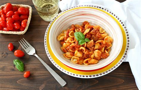 Orecchiette con ragù di salsiccia