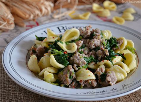 Orecchiette con salsiccia e cime di rapa