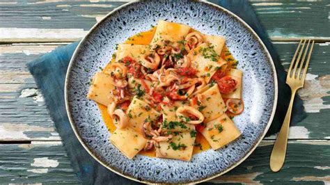 Paccheri con Calamari