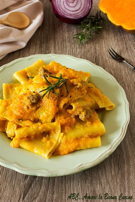 Paccheri con Zucca e Salsiccia