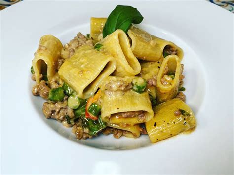 Paccheri con asparagi e salsiccia