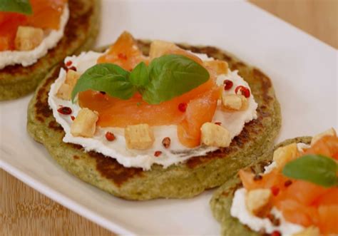 Pancake al pesto con salmone