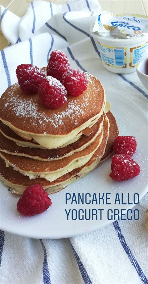Pancake albumi e yogurt greco guarniti