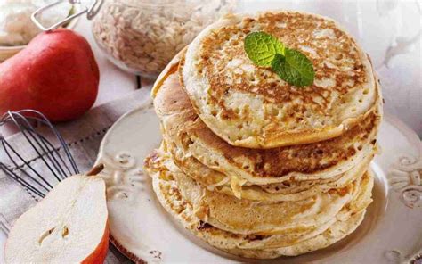 Pancake all'avena con frutta