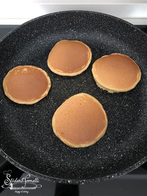 Pancake con albumi e yogurt