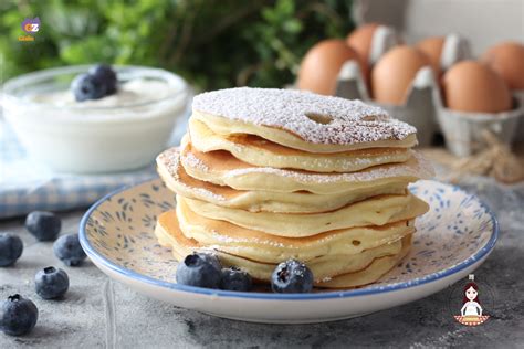 Pancake con yogurt greco e mirtilli