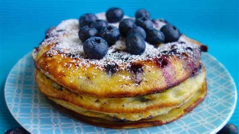 Pancake dietetici con frutta fresca