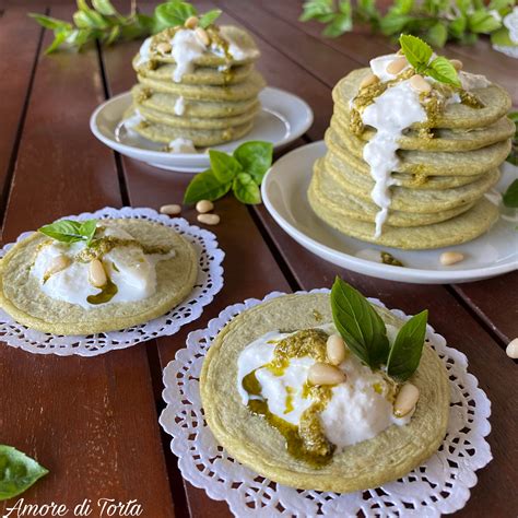 Pancake salati con pesto di rucola