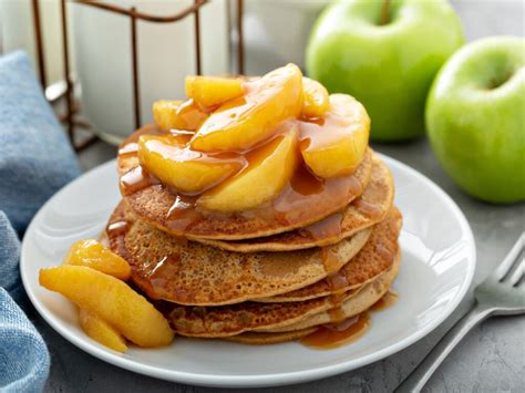 Pancakes di Farro e Mele Speziate