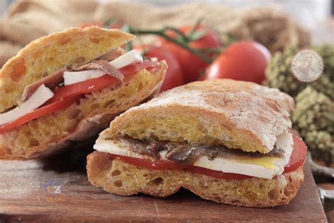 Pane Cunzato co Capuliatu