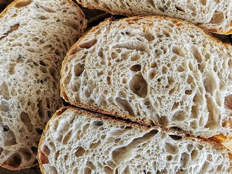 Pane ad Alta Idratazione con Lievito Madre