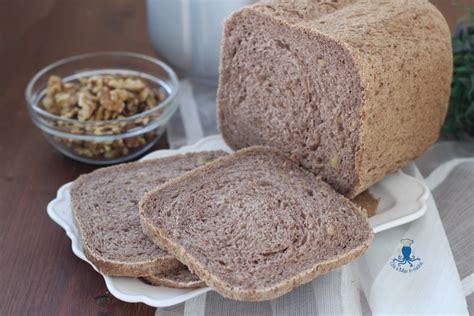 Pane integrale con macchina per il pane