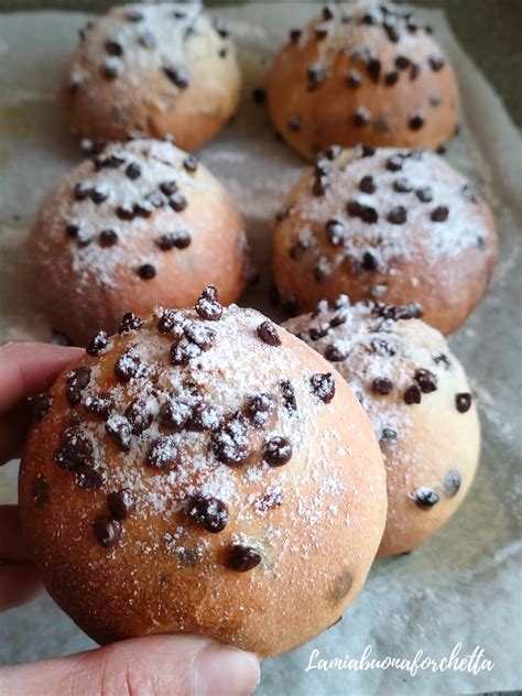 Panini con gocce di cioccolato pronti