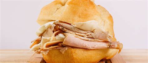 Panino con Porchetta e Scamorza