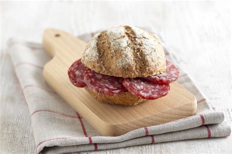 Panino con Salame Cacciatore