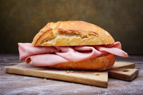 Panino con la mortadella