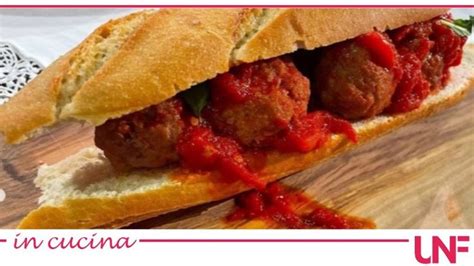 Panino con polpette al sugo