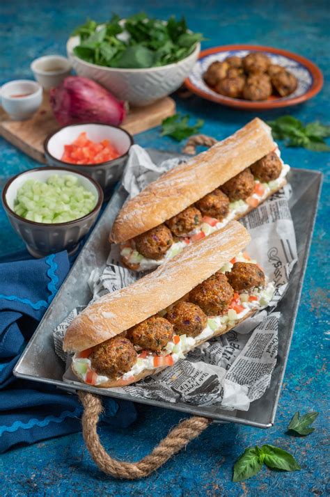 Panino con polpette di vitello
