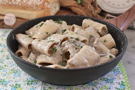 Panna ai funghi e zafferano