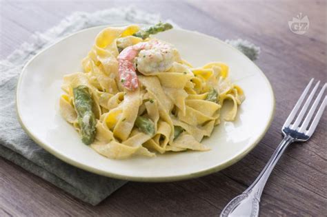 Pappardelle agli asparagi e gamberi