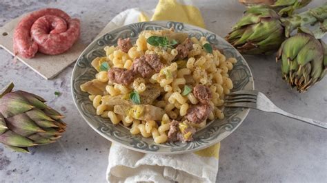 Pasta Carciofi e Salsiccia