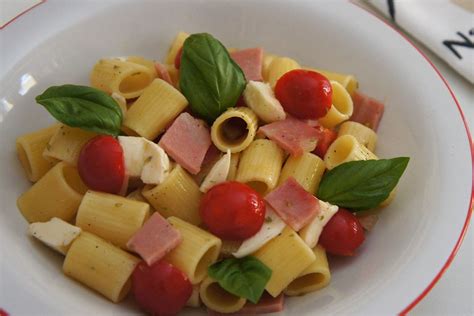 Pasta Fredda con Mozzarella e Mortadella