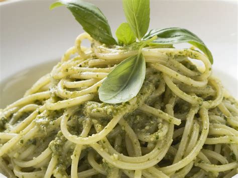 Pasta Integrale con Pesto Genovese