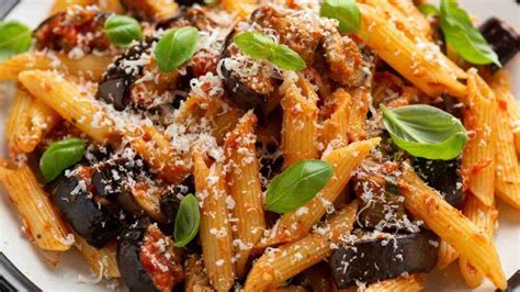 Pasta Salsiccia e Melanzane