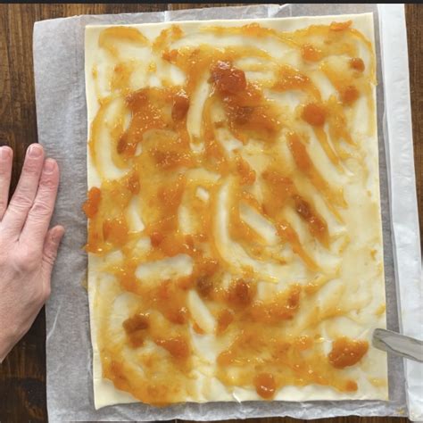 Pasta Sfoglia con Marmellata di Fichi