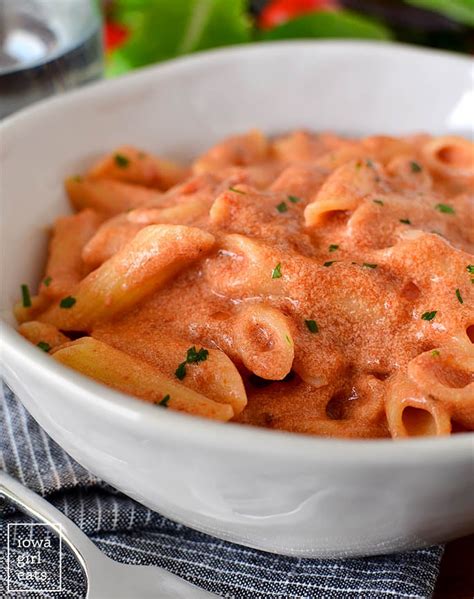 Pasta a cuore con salsa rosa