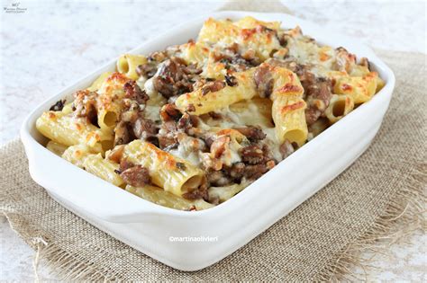 Pasta al Forno con Funghi e Salsiccia