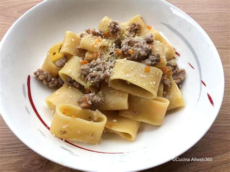 Pasta al Ragù Bianco di Salsiccia