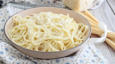 Pasta al burro e parmigiano