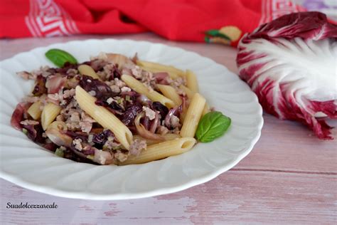 Pasta al radicchio e salsiccia
