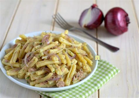 Pasta al tonno e cipolla