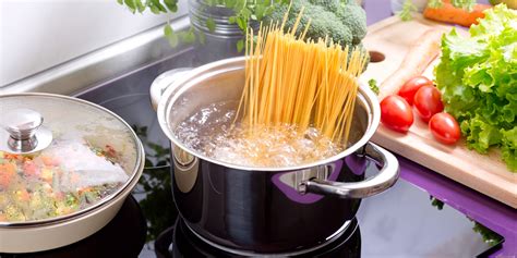 Pasta che bolle in pentola