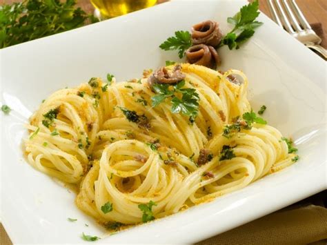 Pasta con Acciughe e Olive