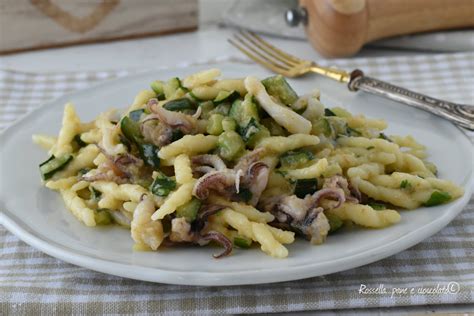 Pasta con Calamari e Zucchine