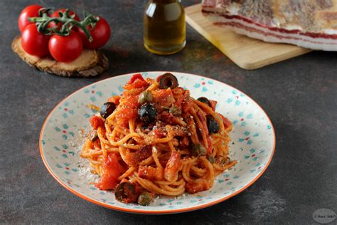 Pasta con Cipolla, Pomodorini e Olive