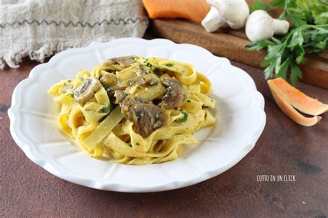 Pasta con Crema di Zucca e Funghi