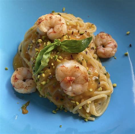 Pasta con Gamberi e Pistacchi Impiattata