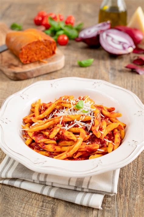 Pasta con Nduja e Cipolla di Tropea