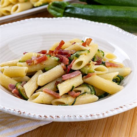 Pasta con Pesto di Zucchine e Speck