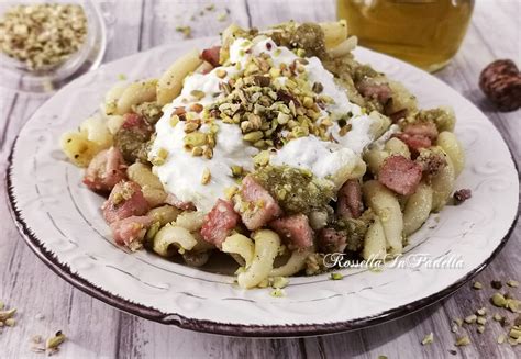 Pasta con Pistacchi e Stracciatella